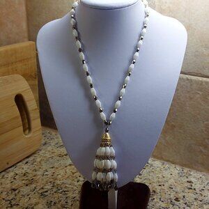 Signed Crown Trifari Rare Milk Glass Lariat Necklace Rare design on beads